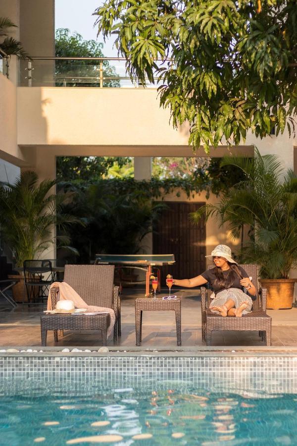 The Leaf By Stayvista - An Enchanting Escape Offering A Pool, Terrace, Lush Lawn, Contemporary Interiors, And Indoor Games Alibag Luaran gambar