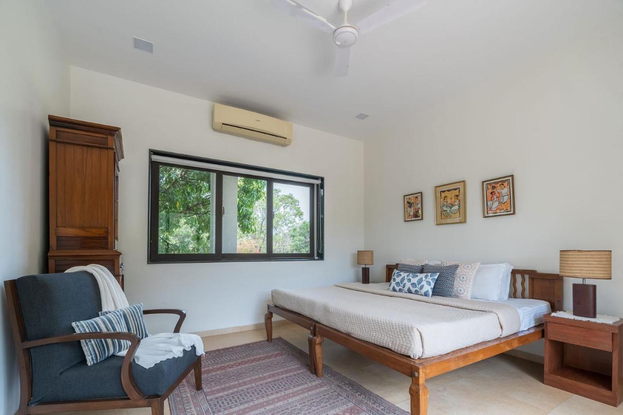The Leaf By Stayvista - An Enchanting Escape Offering A Pool, Terrace, Lush Lawn, Contemporary Interiors, And Indoor Games Alibag Luaran gambar