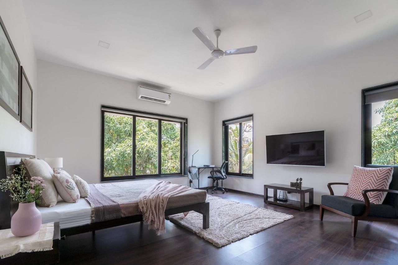 The Leaf By Stayvista - An Enchanting Escape Offering A Pool, Terrace, Lush Lawn, Contemporary Interiors, And Indoor Games Alibag Luaran gambar